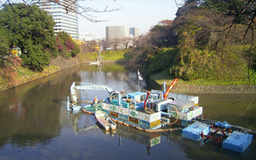 皇居外苑千鳥ヶ淵浚渫工事